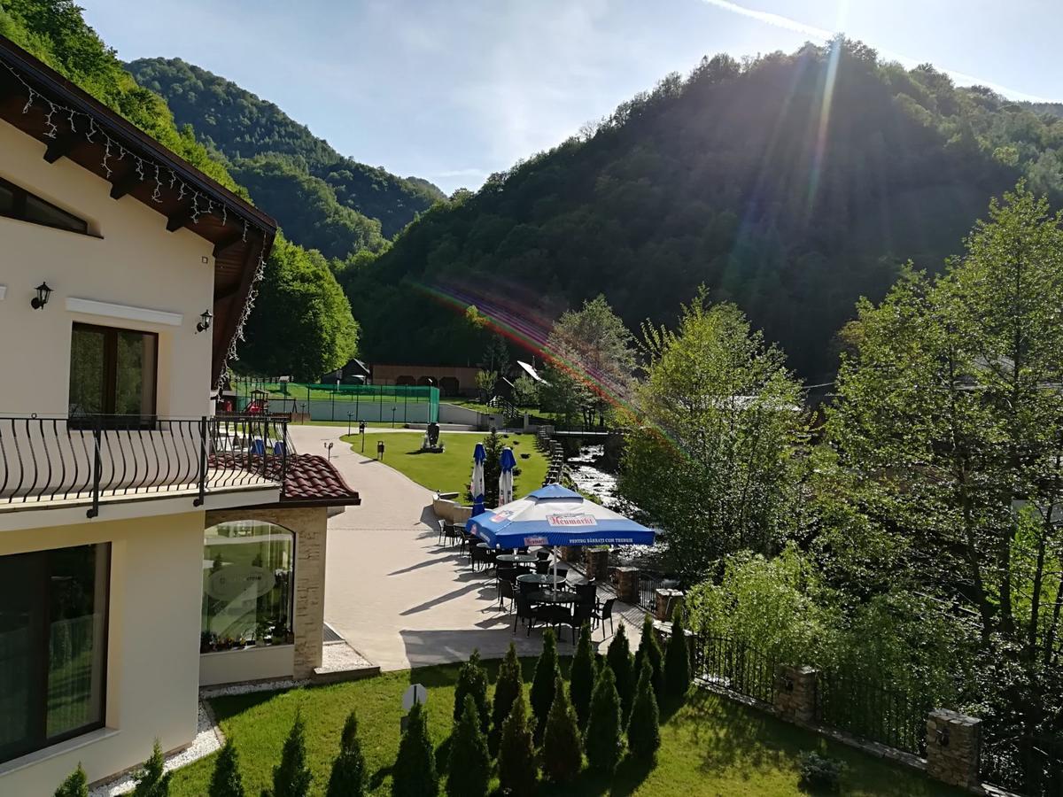 Pensiunea Perla Martiniei Nsd Exteriér fotografie